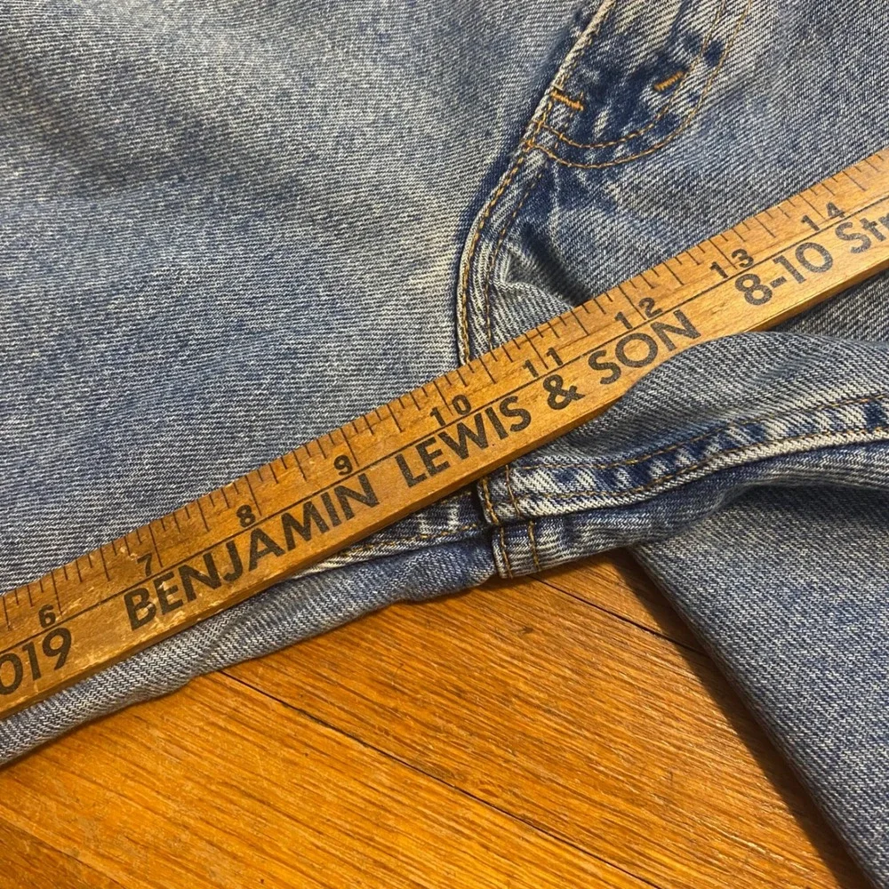 Vintage Levis 550 Relaxed Fit Denim Shorts Light Wash Orange Tab Mens 30x10